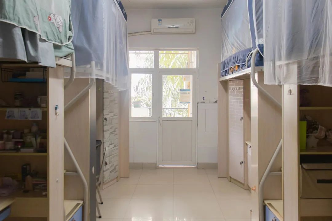 重庆科技学院宿舍条件怎么样,有空调和独立卫生间吗？（附宿舍图片）